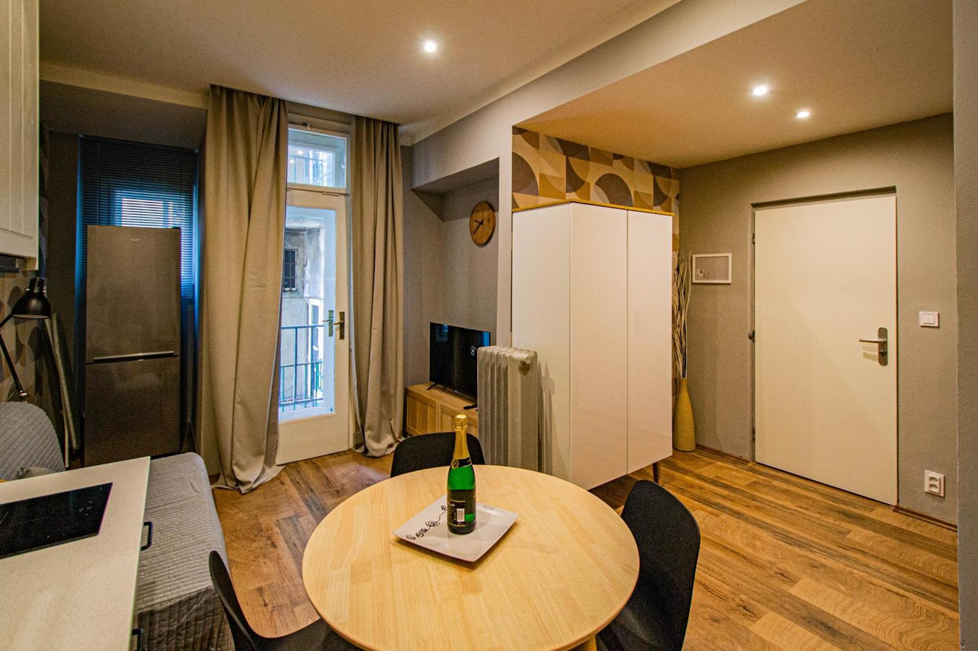 Cozy Studio In The Main City Center 프라하 외부 사진